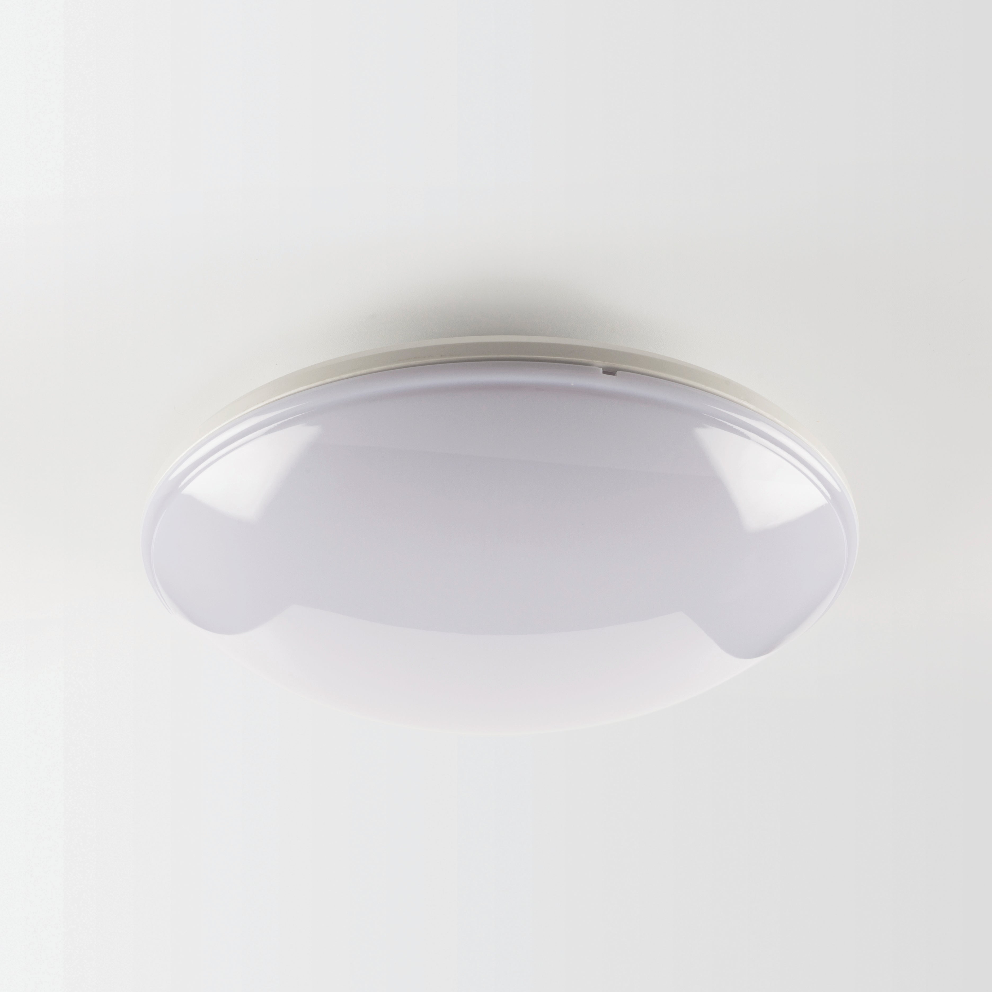Saturn Oyster Polycarbonate Body