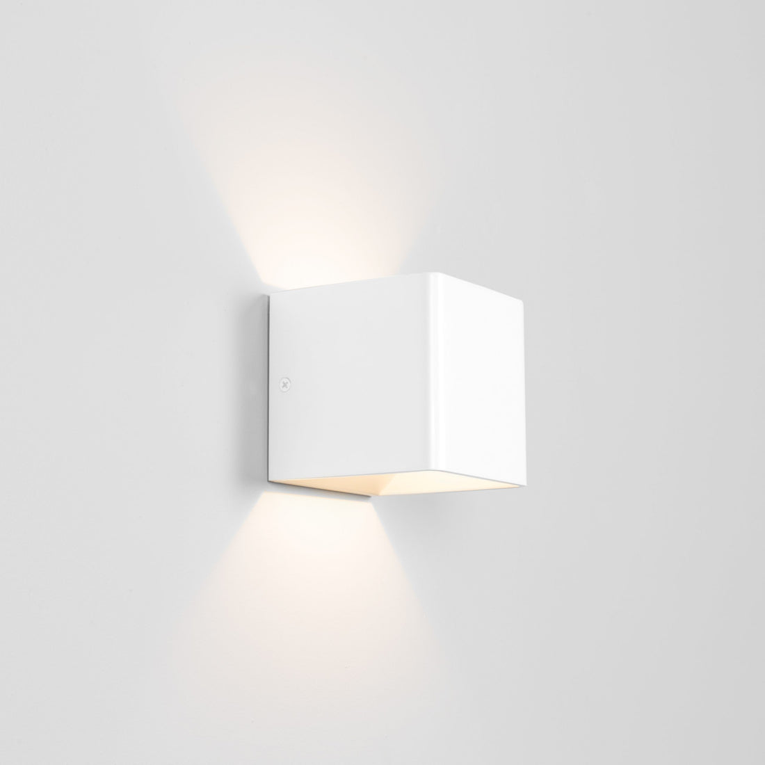Harvard - LED Wall Light
