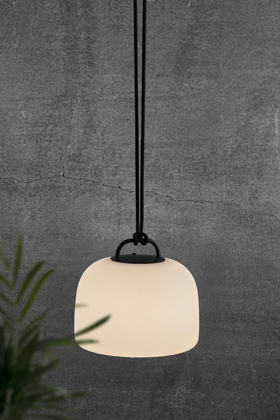 Kettle 22 Rechargeable Pendant Lamp | Black &amp; White